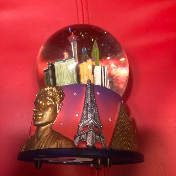 Snow globe Las Vegas Revolving Musical “We are In The Money “ Musical - Picture 4 of 7